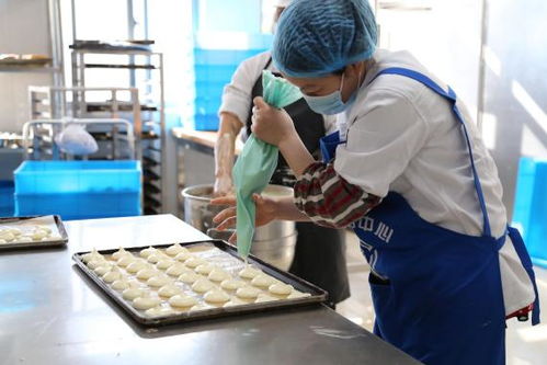 交流促提升！合肥工業(yè)大學飲食服務(wù)中心赴我校糕點廠調(diào)研學習